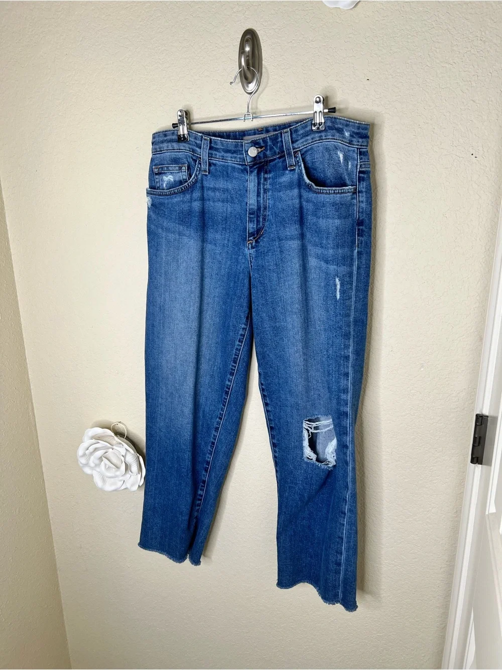 NTM: Joe’s Jeans Size 29 Cropped Straight Kick Flare Raw Hem Distressed Jeans